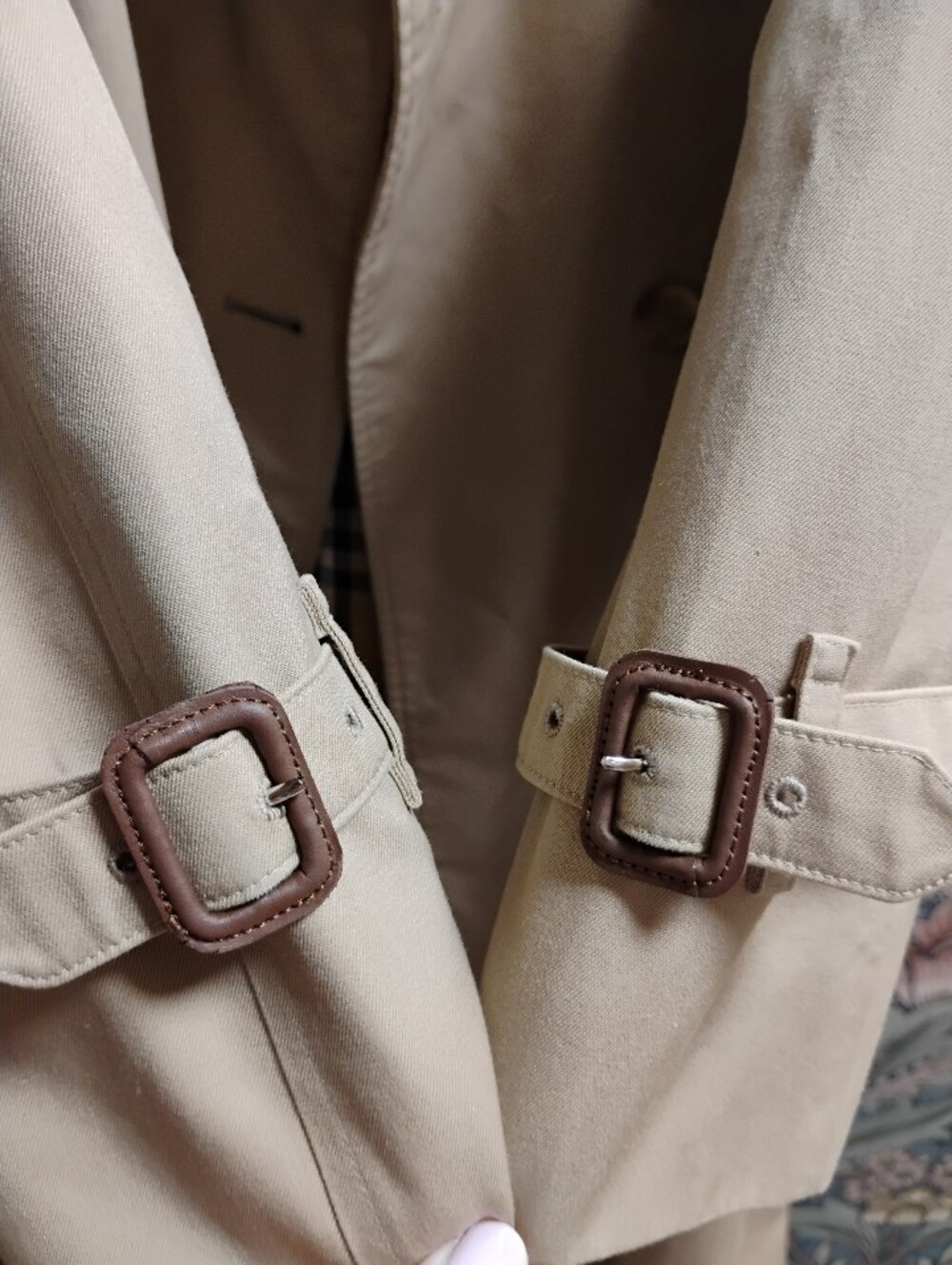 Vintage Burberry Beige Trench Coat with Signature Plaid Lining - Picture 6 of 11